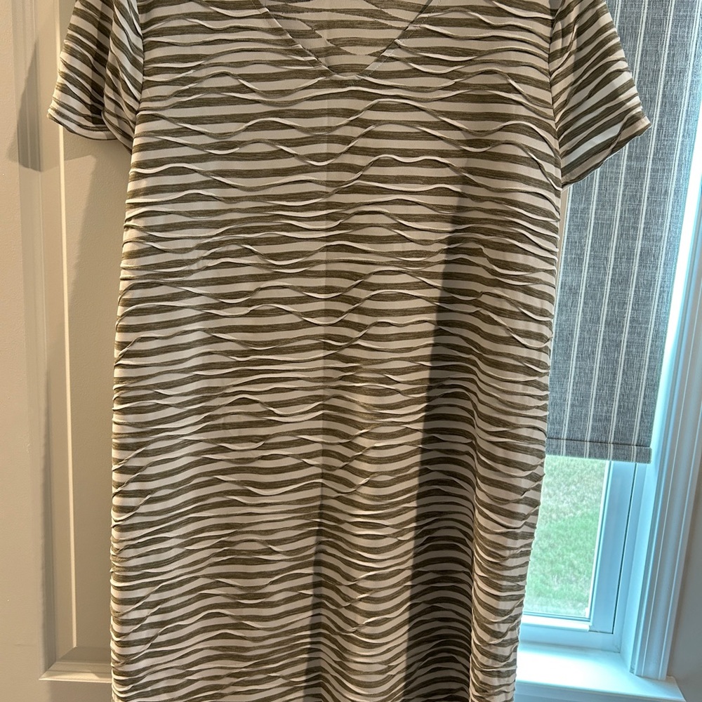 Chico’s super light weight Striped V-Neck Dress. Perfect condition Size 3